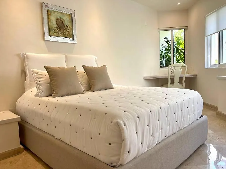 5Br Ocean Front Hotel Zone Luxury House By Solmar Rentals Cancun 0*,  Mexico